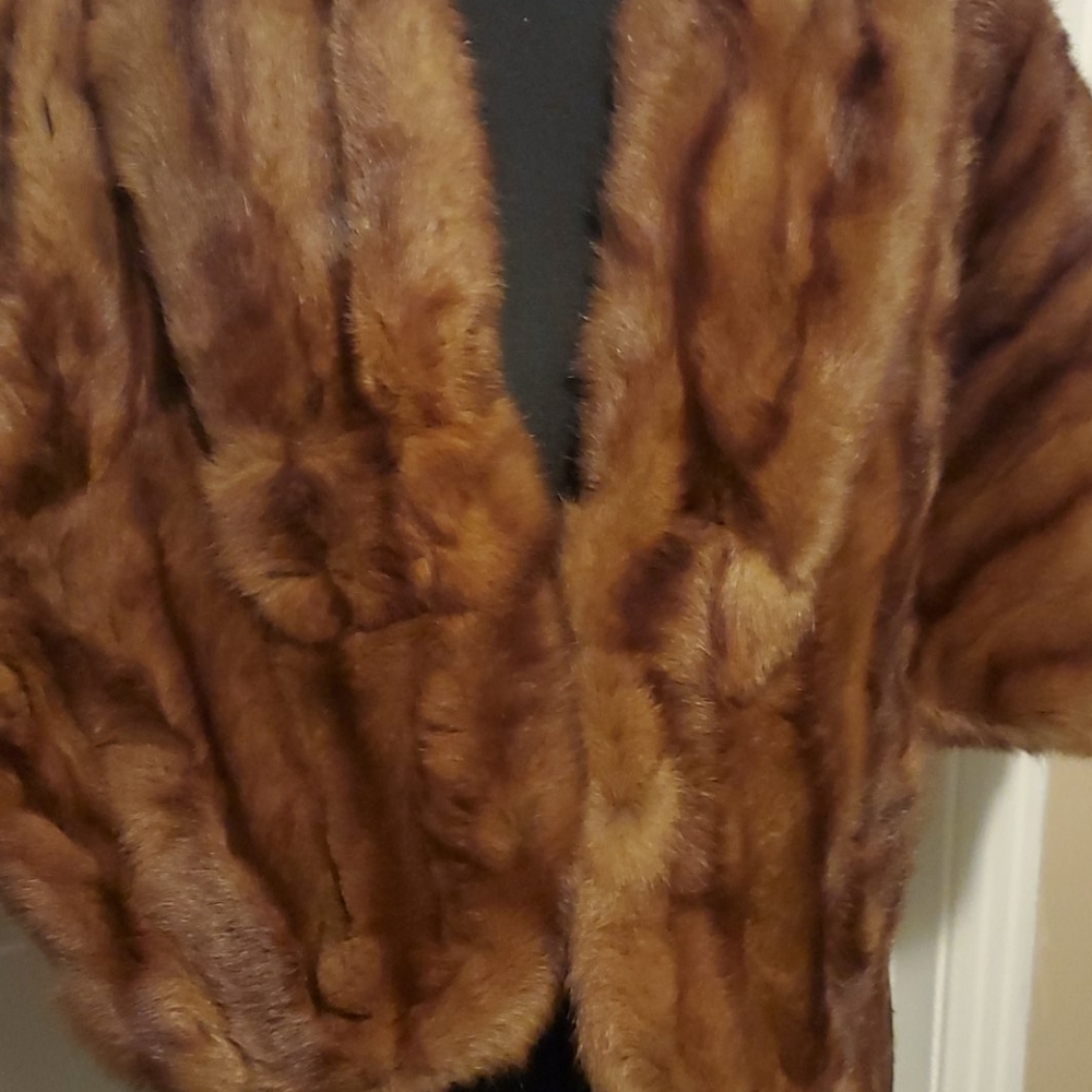 Mink fur stole/shaw - Picture 3 of 8